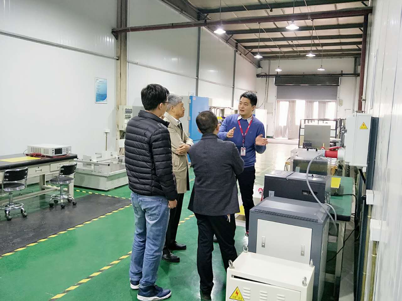 西安理工大鐘彥儒教授蒞臨集團研發中心考察指導(圖2)