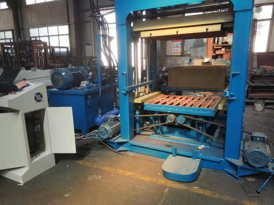 XFC550在制磚機械上應用(圖3) XFC550在制磚機械上應用(圖3)