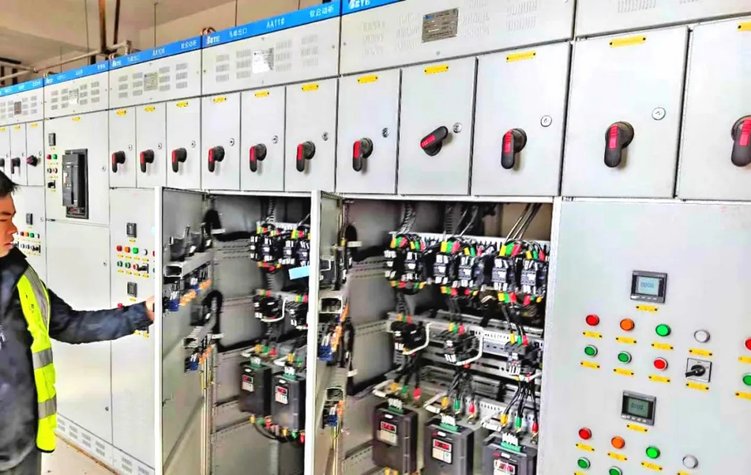 高速公路應(yīng)用—軟起動器/APF有源電力濾波器(圖4) 高速公路應(yīng)用—軟起動器/APF有源電力濾波器(圖4)