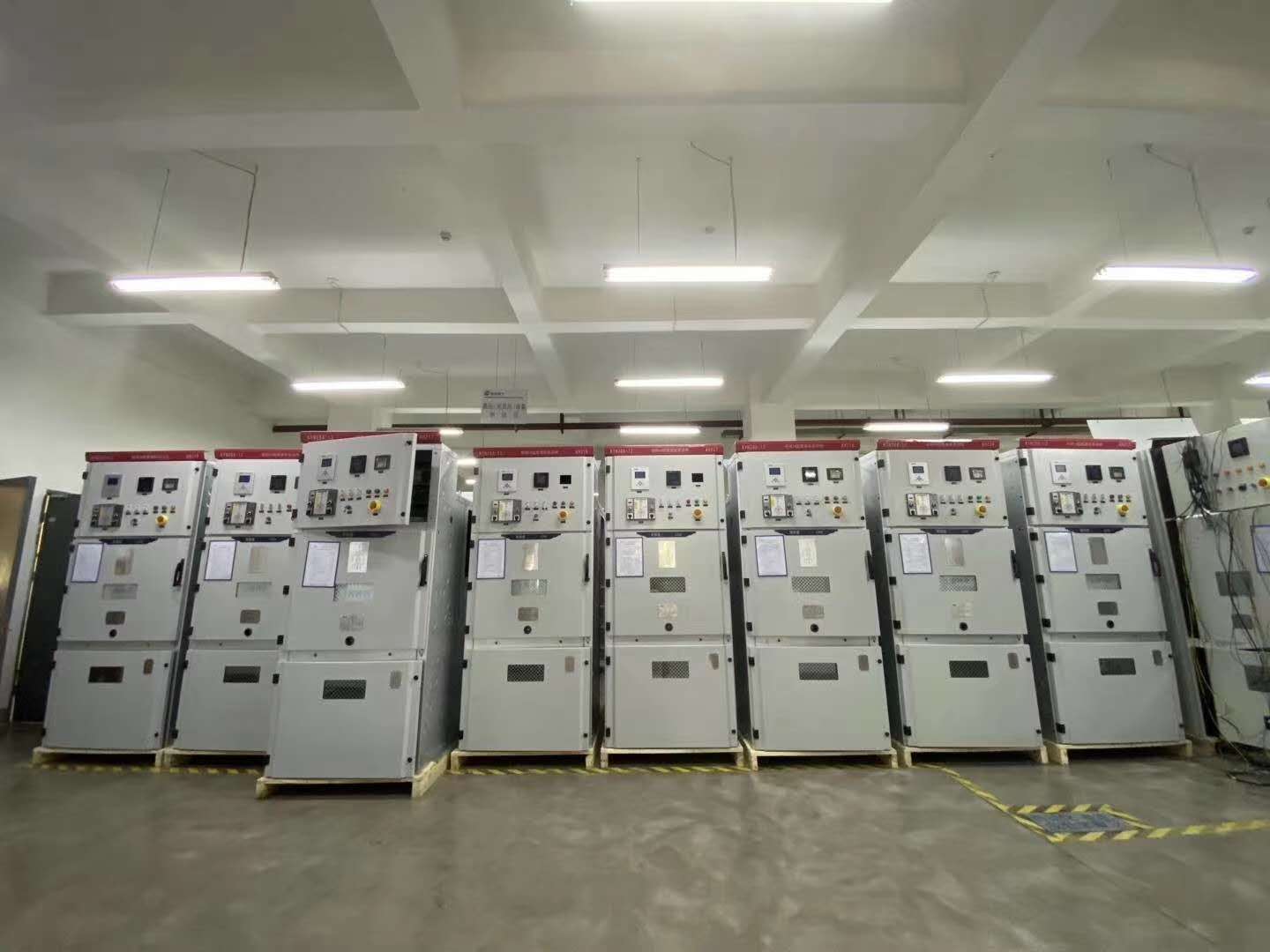 礦場、破碎機設備—高壓固態軟起動一體機(圖2)