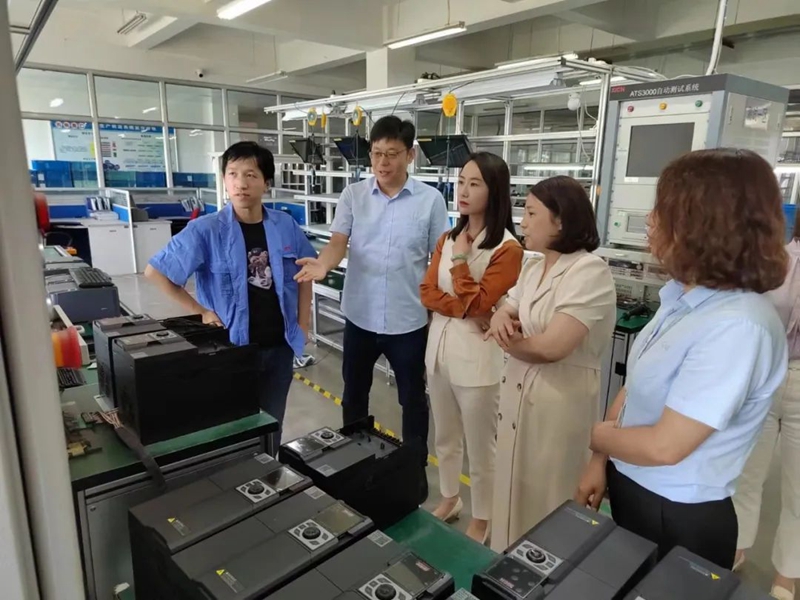 西馳電氣與西安交通工程學院舉行校企合作簽約暨揭牌儀式(圖6) 西馳電氣與西安交通工程學院舉行校企合作簽約暨揭牌儀式(圖6)